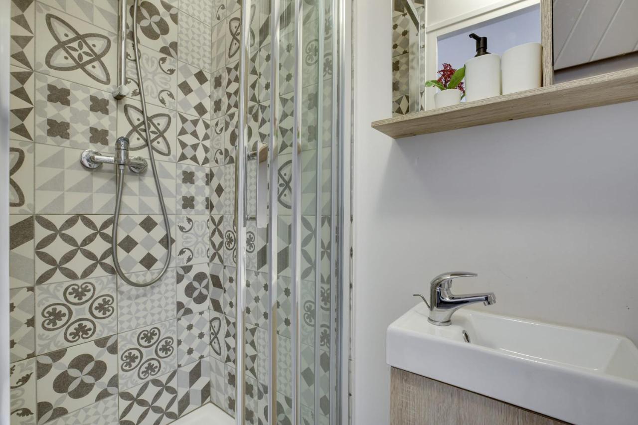 Bright Charming Modern Studio By Dreamy Canal St Martin 10Eme Metro Goncourt Apartment Paris Exterior photo
